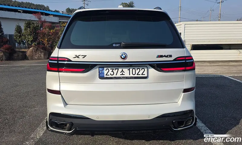 BMW X7
