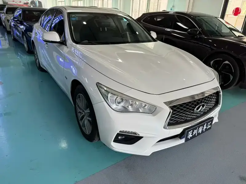 Infiniti Q50L
