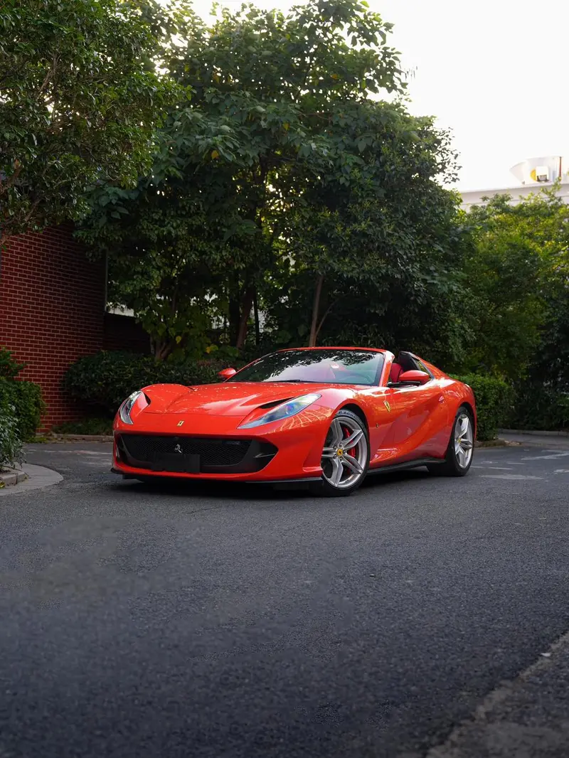 Ferrari 812