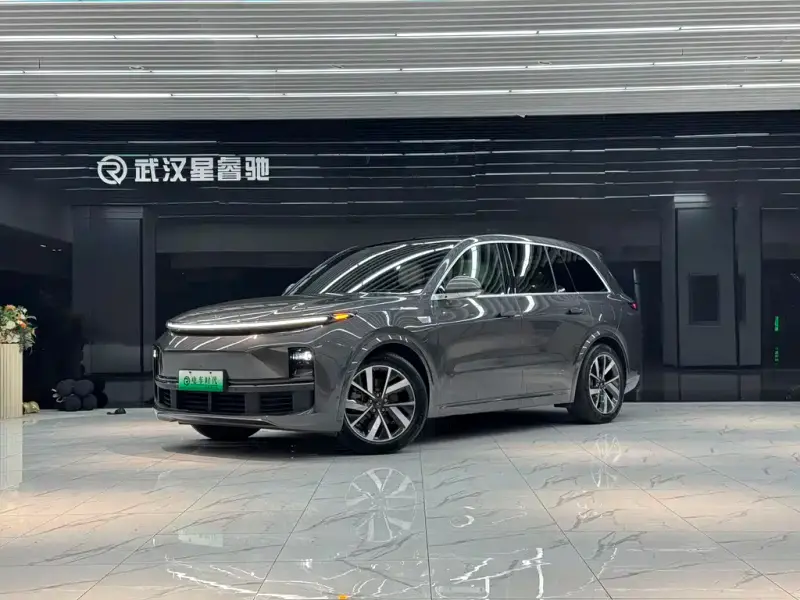 Li Auto L8