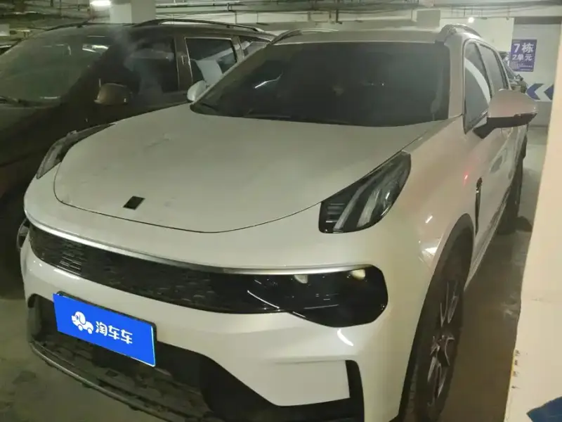 Lynk & Co 01