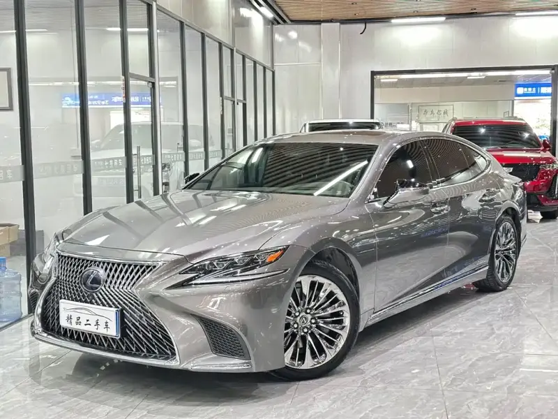 Lexus LS