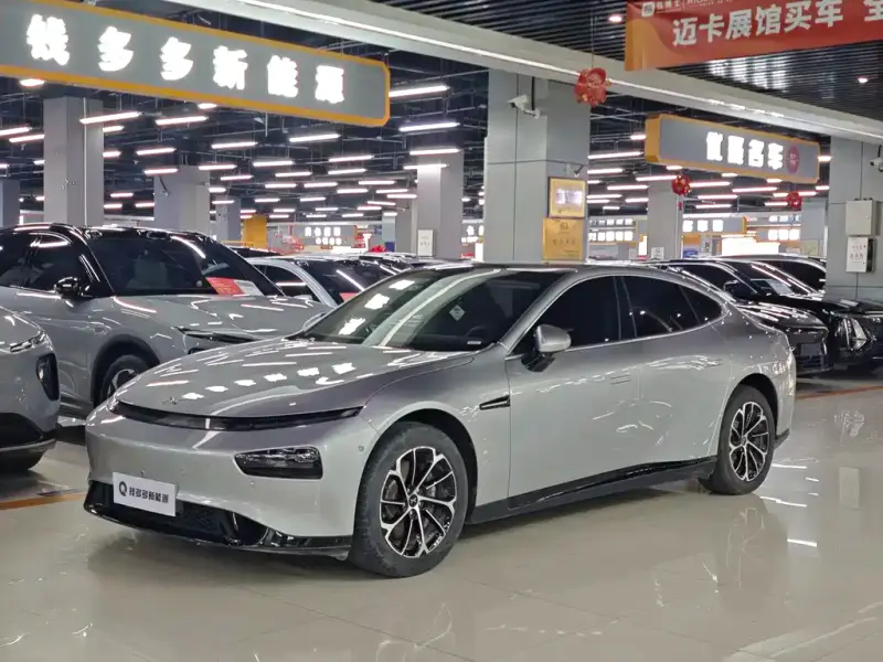 XPeng P7