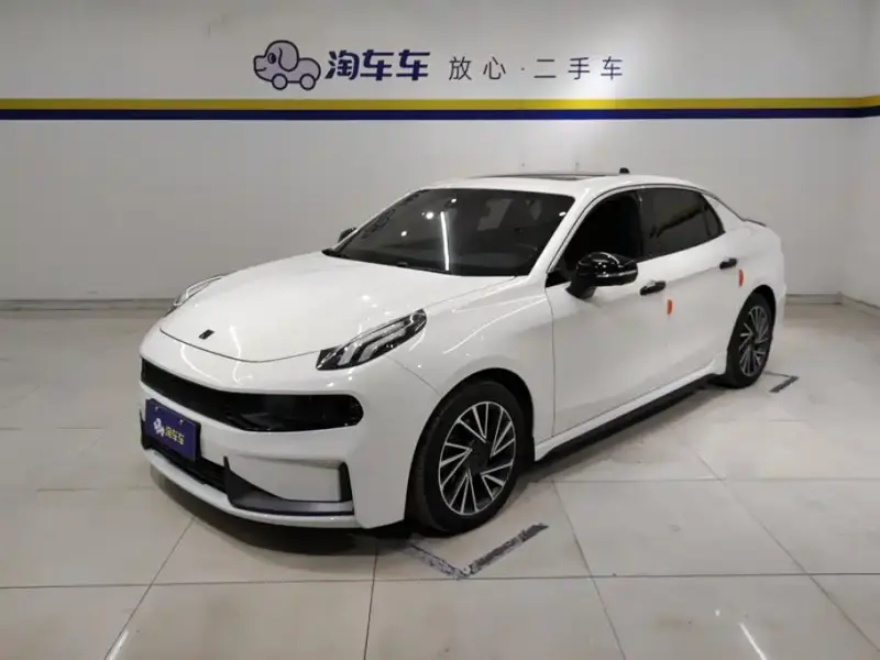Lynk & Co 03