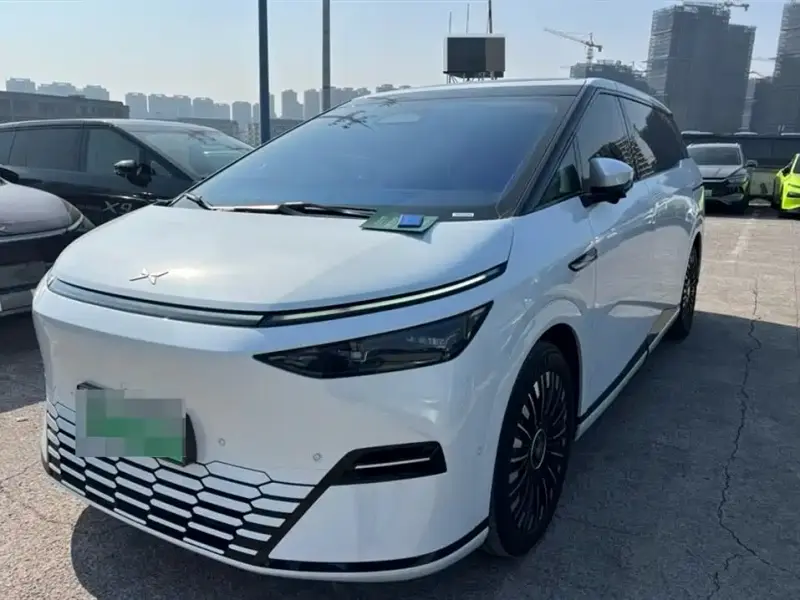 XPeng X9
