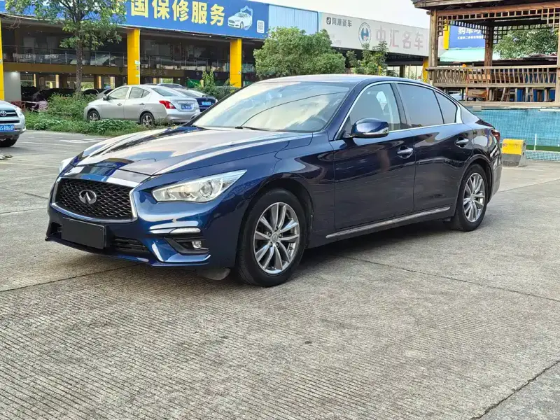 Infiniti Q50L