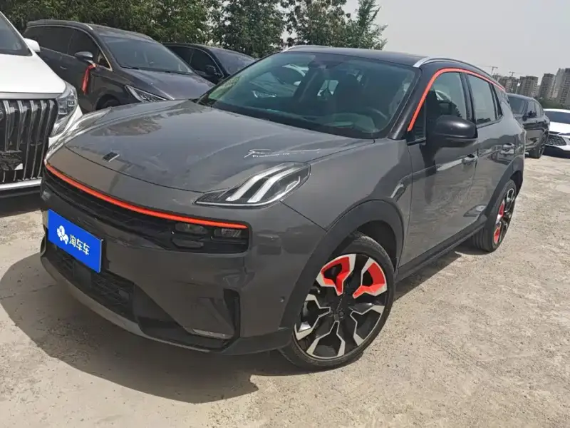 Lynk & Co 06