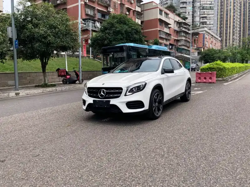Mercedes-Benz GLA