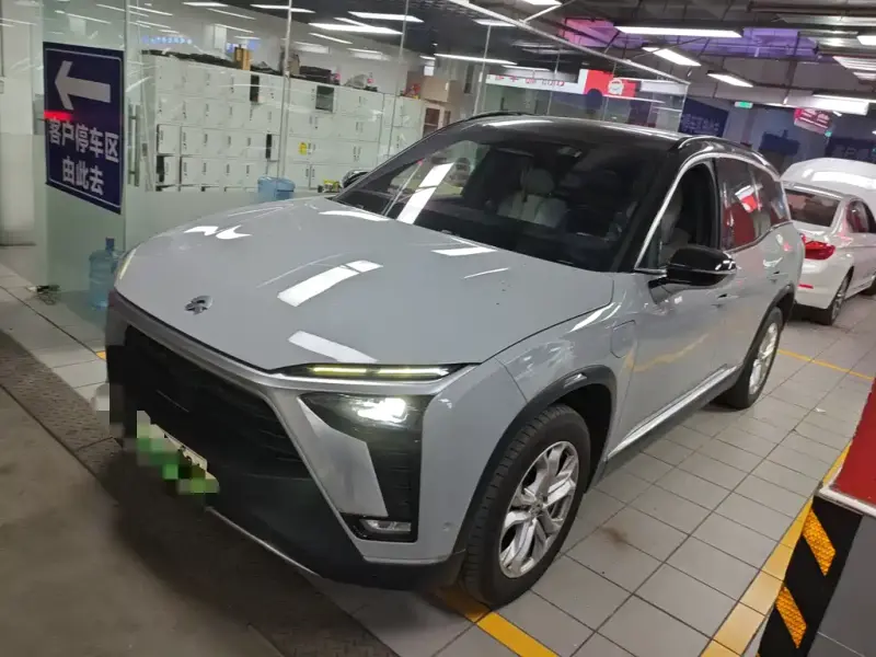 NIO ES8
