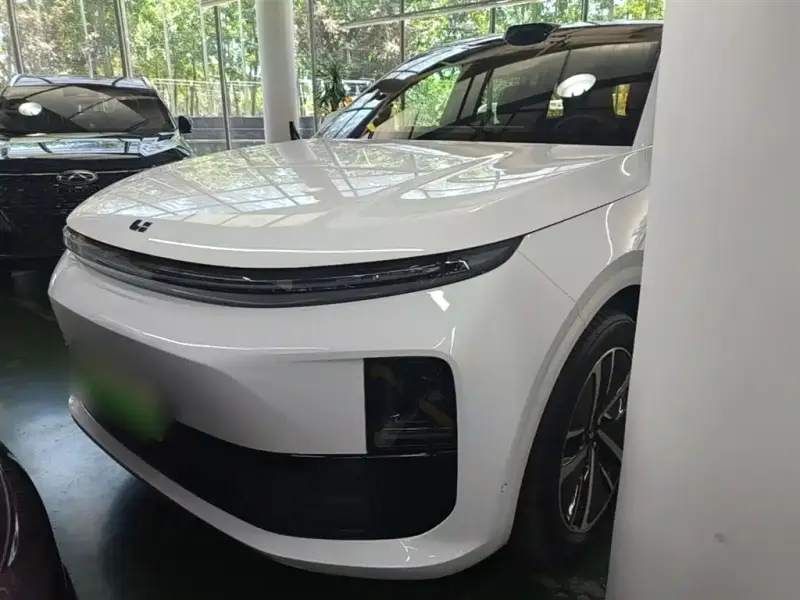Li Auto L6