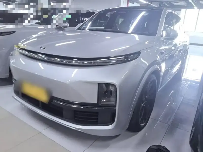 Li Auto L8