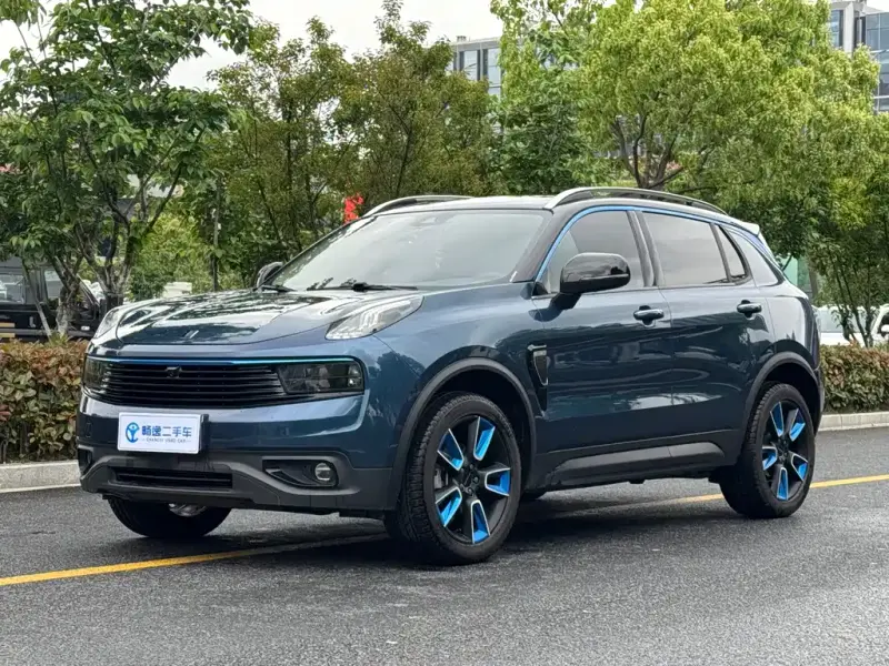 Lynk & Co 01