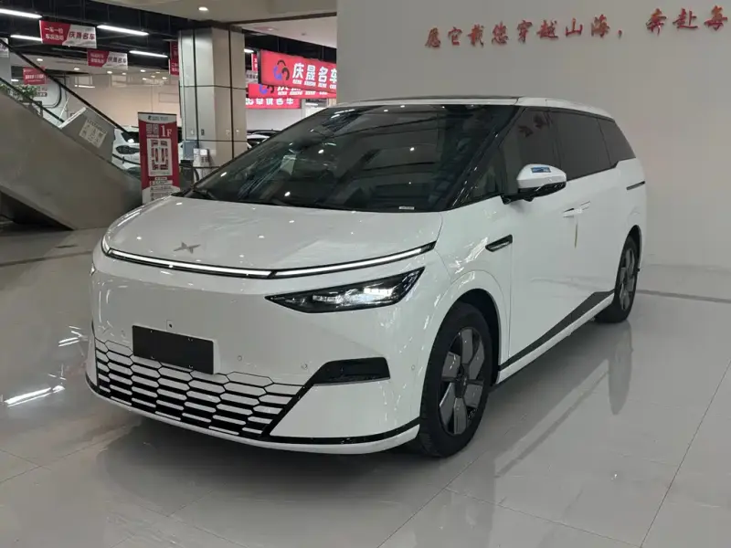 XPeng X9