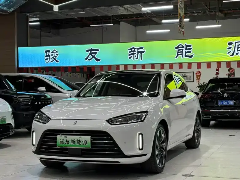 AITO M5
