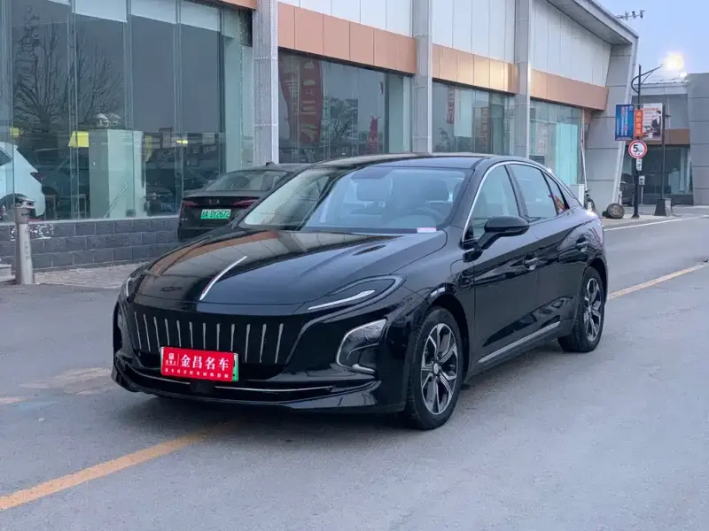Hongqi E-QM5