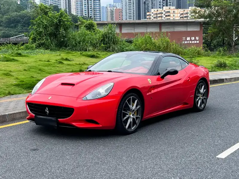 Ferrari California T