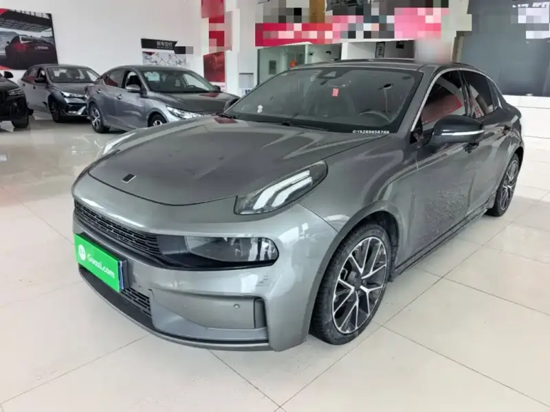 Lynk & Co 03