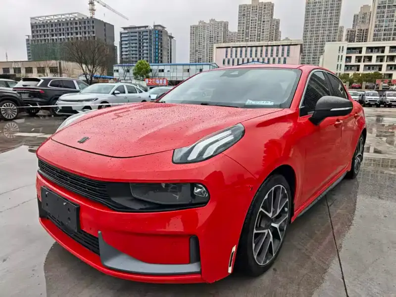 Lynk & Co 03