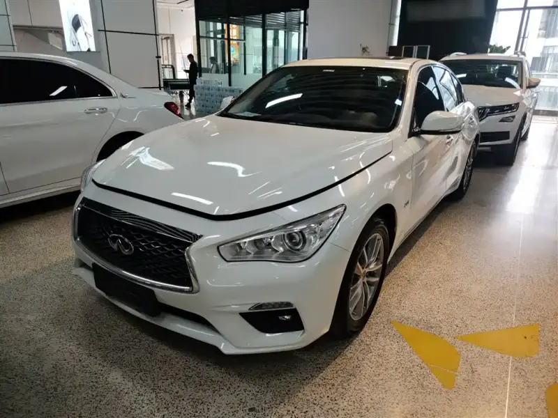 Infiniti Q50L
