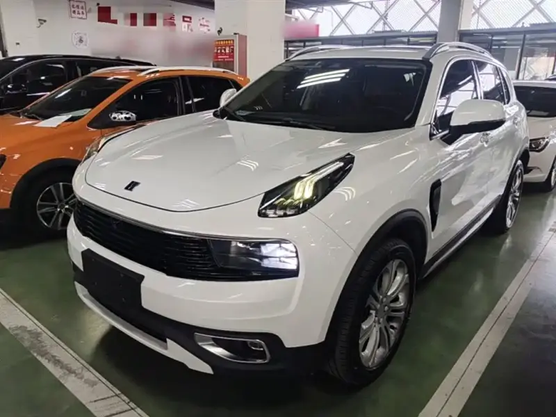 Lynk & Co 01