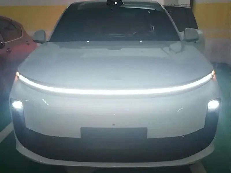 Li Auto L6