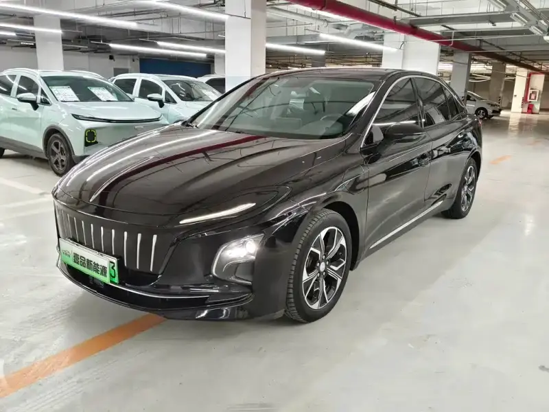 Hongqi E-QM5
