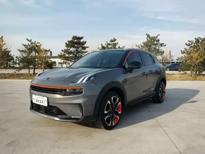 Lynk & Co 06