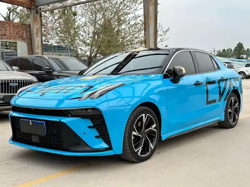 Lynk & Co 03