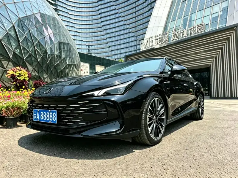 MG MG7