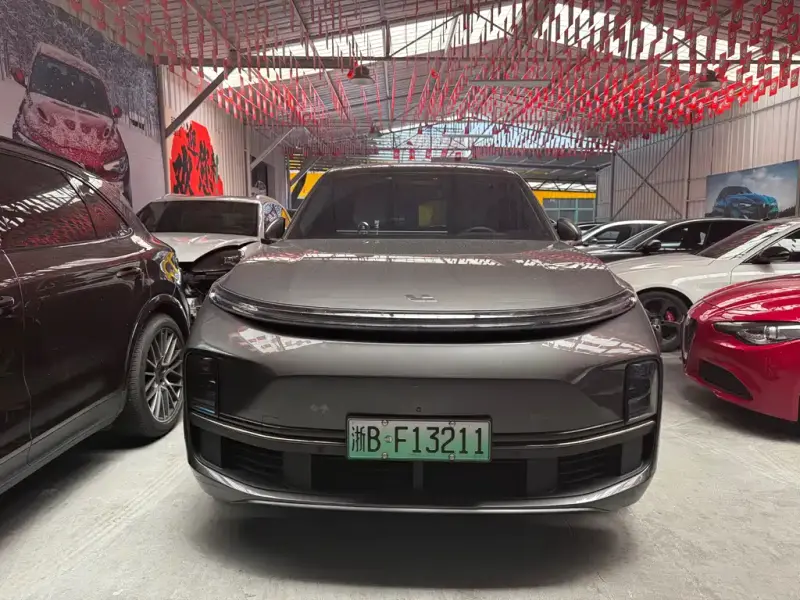 Li Auto L8