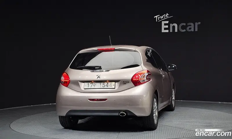 Peugeot 208