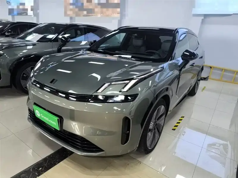 Lynk & Co 08 EM-P