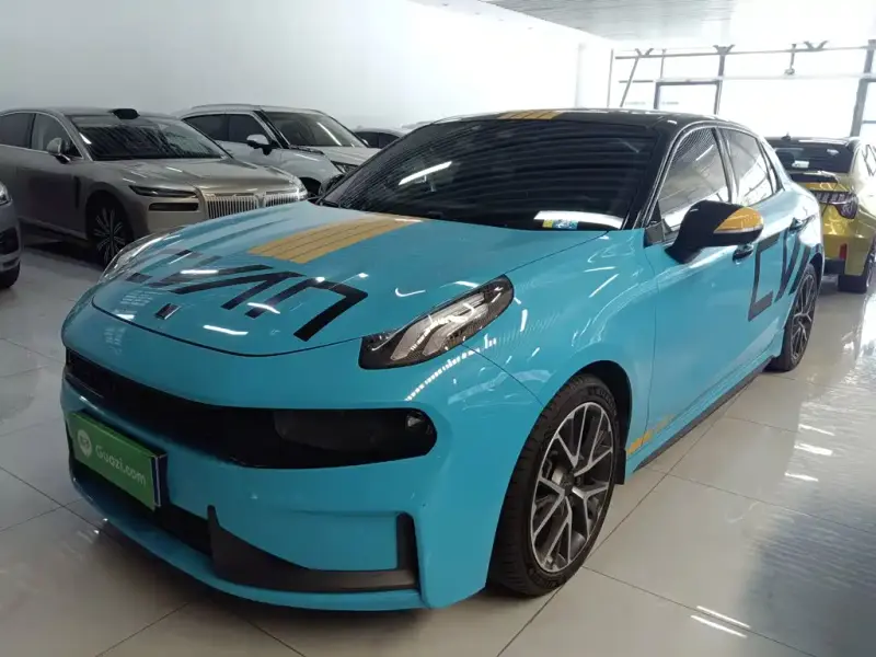 Lynk & Co 03
