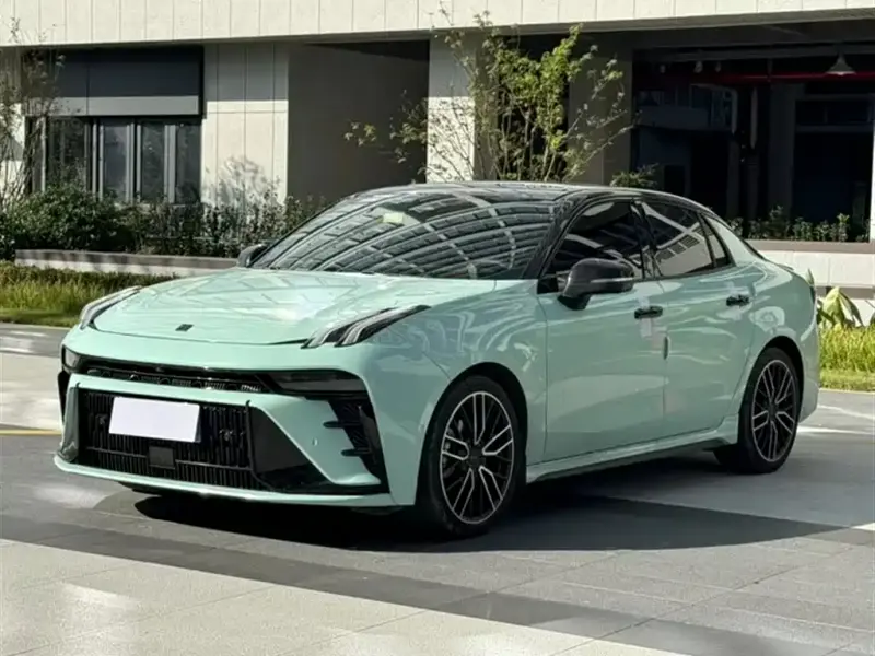 Lynk & Co 03