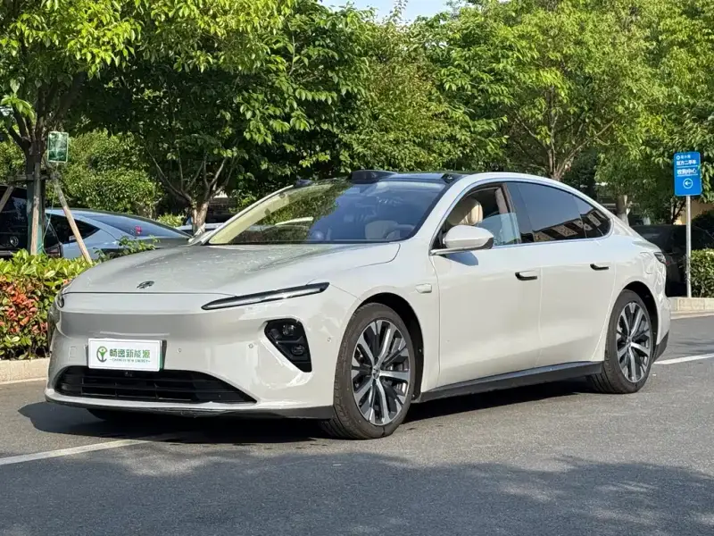 NIO ET7