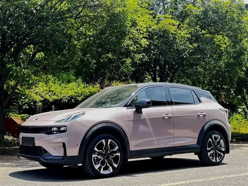 Lynk & Co 06