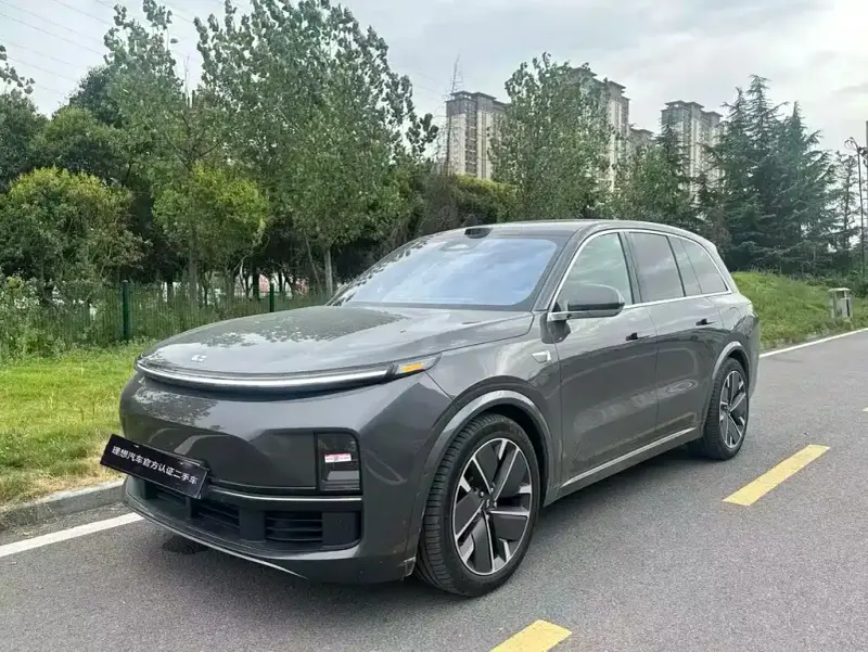 Li Auto L8