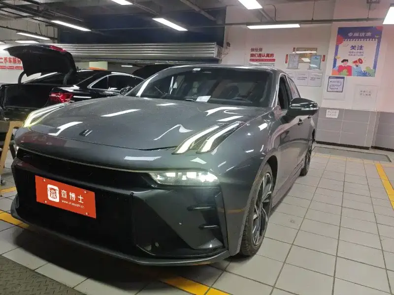 Lynk & Co 03
