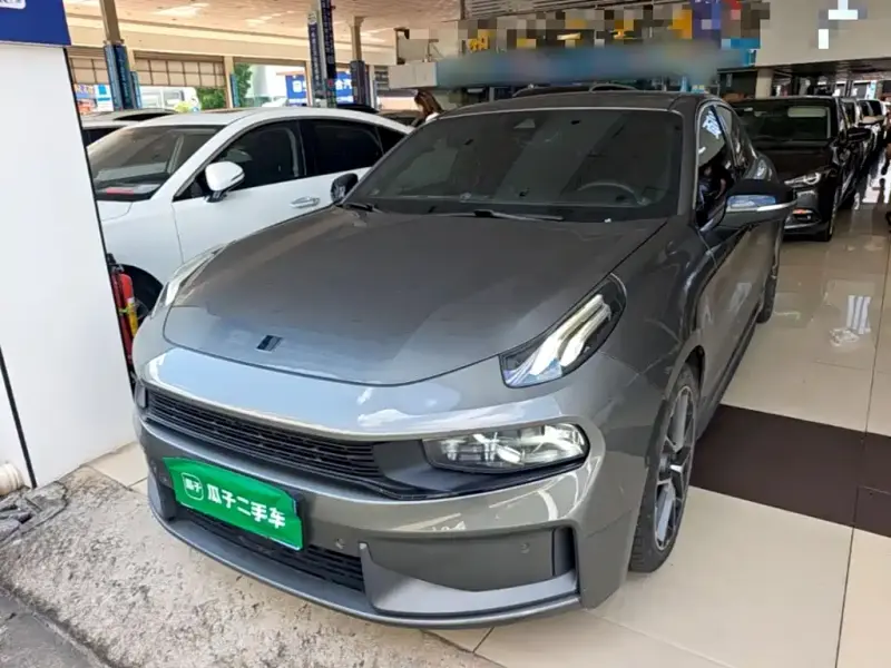 Lynk & Co 03