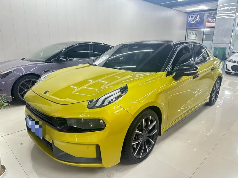 Lynk & Co 03