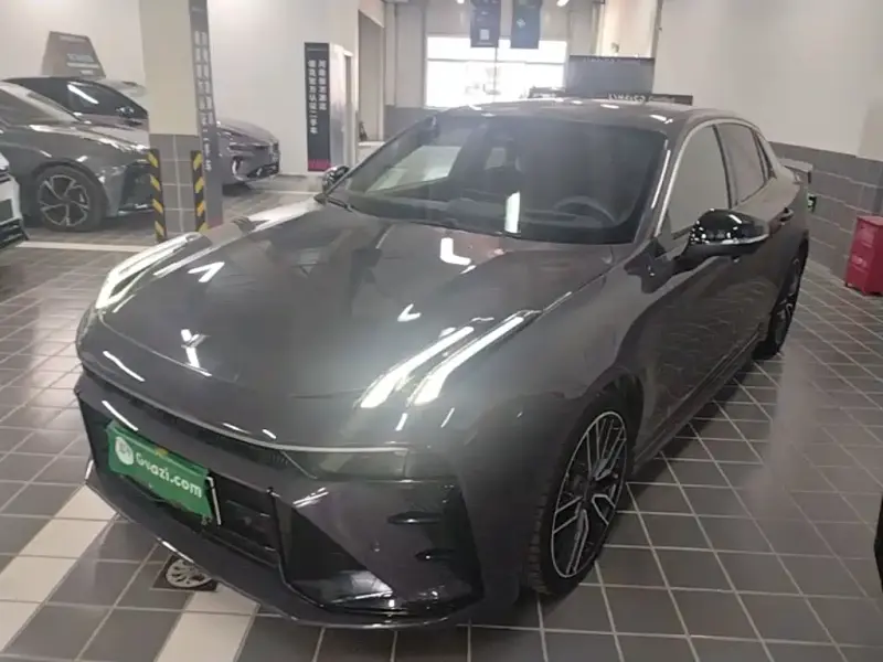Lynk & Co 03