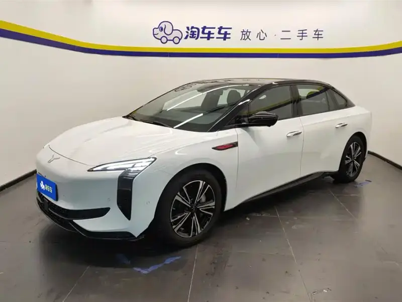 Hongqi EH7