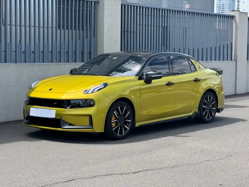 Lynk & Co 03