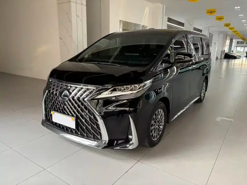 Lexus LM