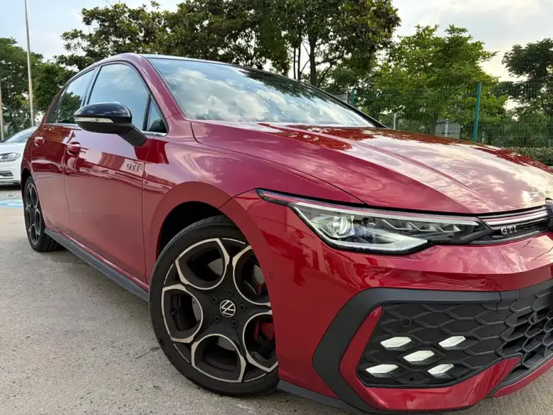 Volkswagen Golf GTI