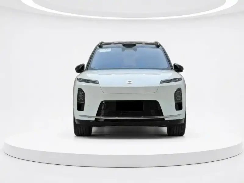 NIO ES8