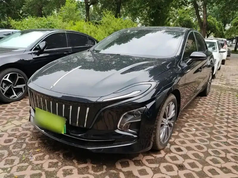 Hongqi E-QM5