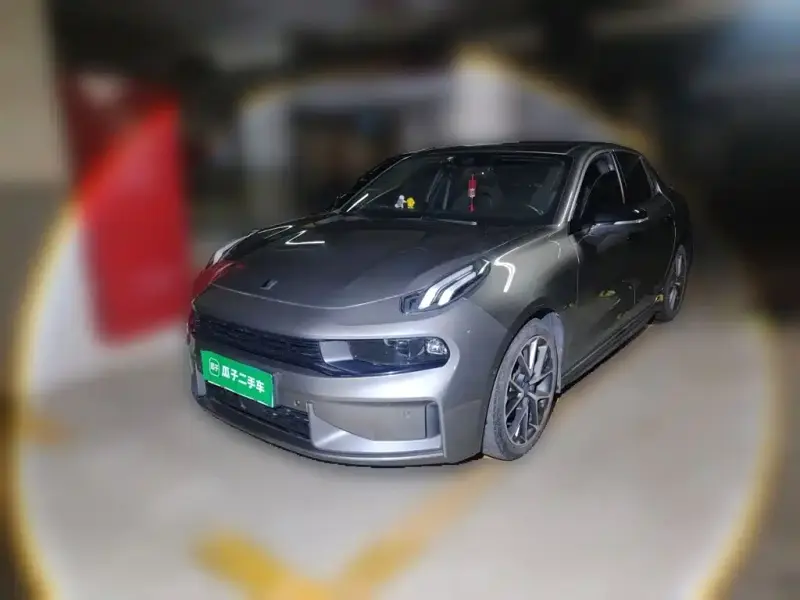 Lynk & Co 03