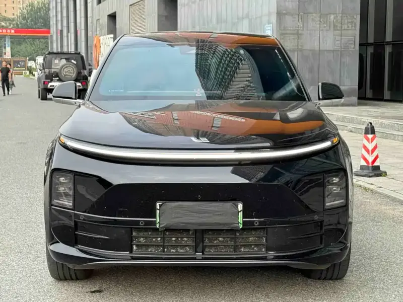 Li Auto L6