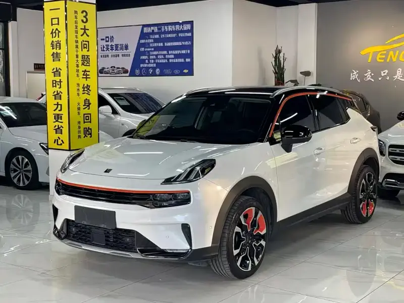 Lynk & Co 06
